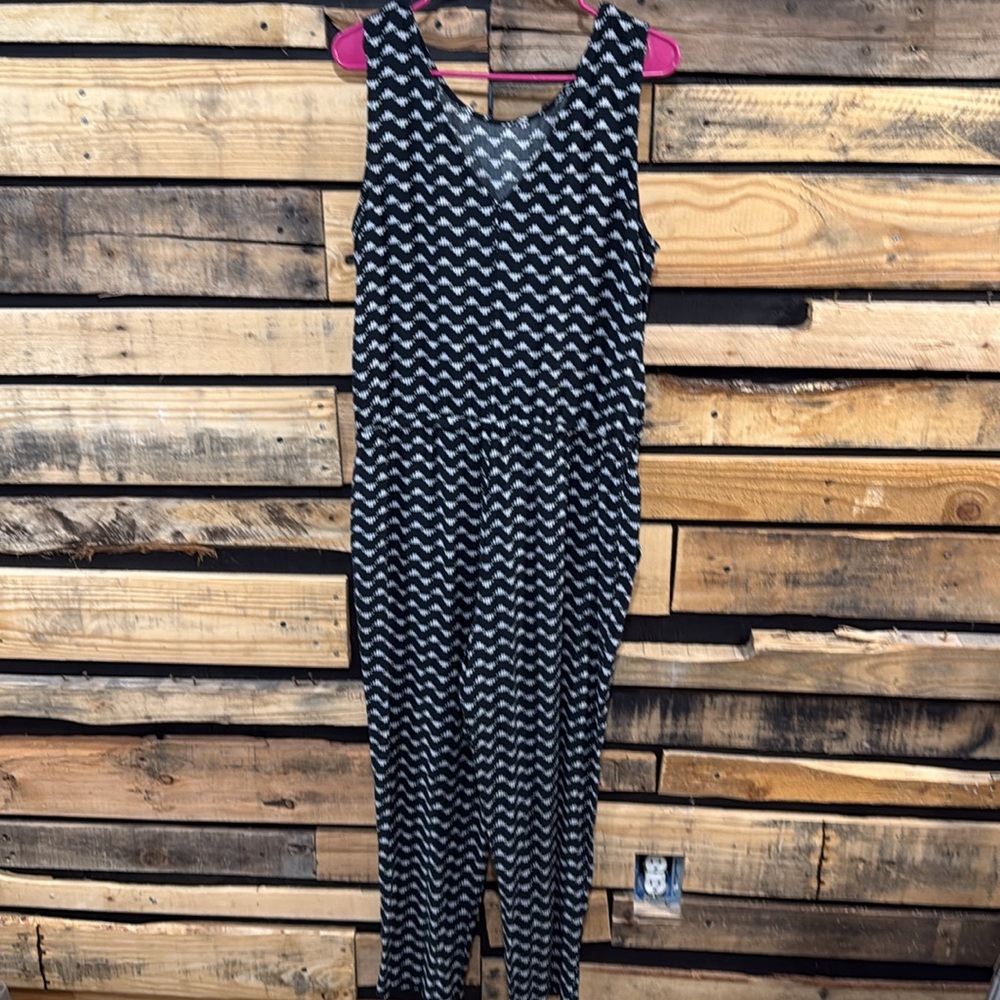 Old Navy Black and White Geometric Print Sleeveless Jumpsuit‎ Women’s Size Med - Picture 6 of 10